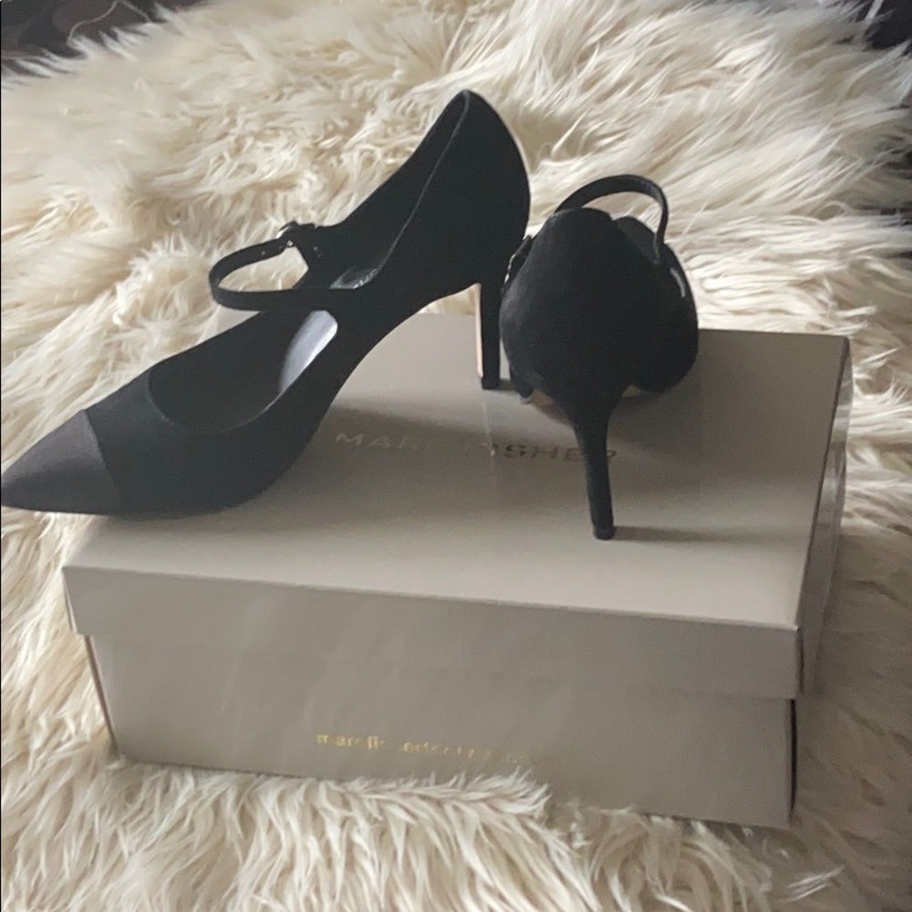 Black Pointed Toe With Adjustable Strap - image 3